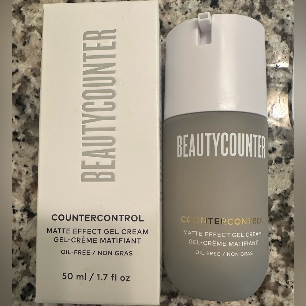Beautycounter Countercontrol Matte effect gel cream